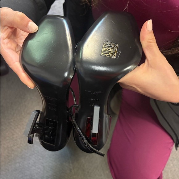 Saint Laurent Glossy Black Heels - Picture 5 of 7